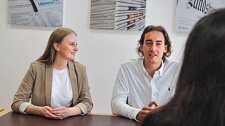 Katharina Mottinger und Luis Truhlar in 'Zivil': In die Rollen und Kostüme von Prinzessin und Herzog ist das diesjährige Brautpaar zum letzten Mal am Montagabend beim Abschlussgottesdienst in St. Martin geschlüpft.