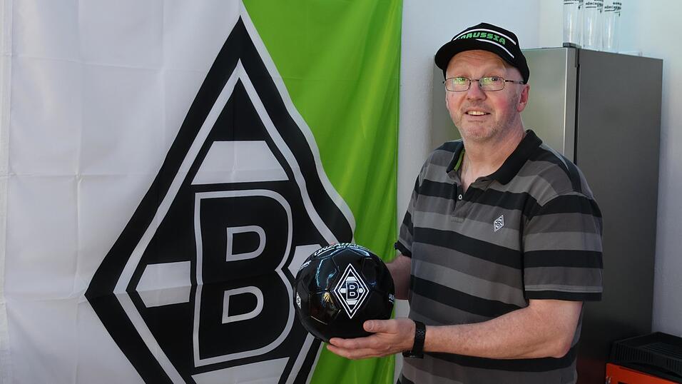Im B&uuml;ro von Stephan Schmelber dominiert Borussia M&ouml;nchengladbach. Der Rodinger ist gl&uuml;hender Anh&auml;nger der Fu&szlig;baller vom Niederrhein und plant die Gr&uuml;ndung eines Fanclubs.