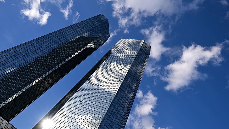 Die Deutsche Bank treibt die Digitalisierung ihres Privatkundengesch&auml;fts voran. (Archivbild)