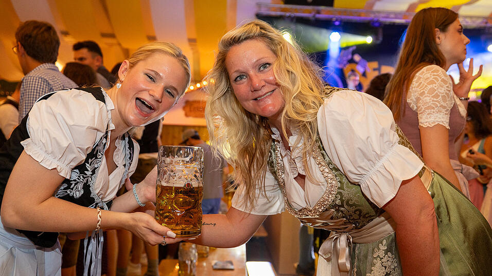 Die Partybilder vom Freitag, 9. August 2024, aus dem Festzelt Nothaft. Die Partybilder vom Freitag, 9. August 2024, aus dem Festzelt Nothaft.
