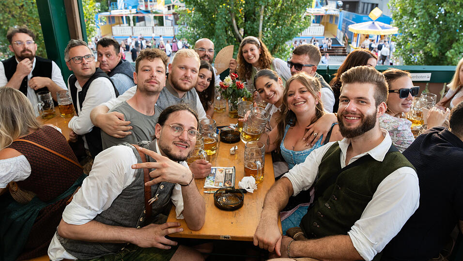 Die Partybilder vom Samstag, 17. August, aus dem Festzelt Nothaft. Die Partybilder vom Samstag, 17. August, aus dem Festzelt Nothaft.