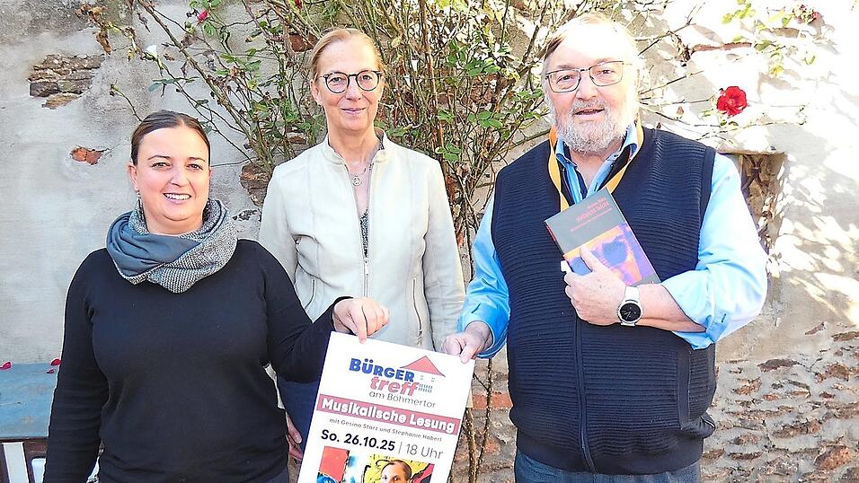 Freuen sich auf die musikalische Lesung am 26. Oktober: Musikerin Stephanie Haberl, Autorin Gesina Stärz und Alois Nock vom Bürgertreff am Böhmertor (von links). Freuen sich auf die musikalische Lesung am 26. Oktober: Musikerin Stephanie Haberl, Autorin Gesina Stärz und Alois Nock vom Bürgertreff am Böhmertor (von links).