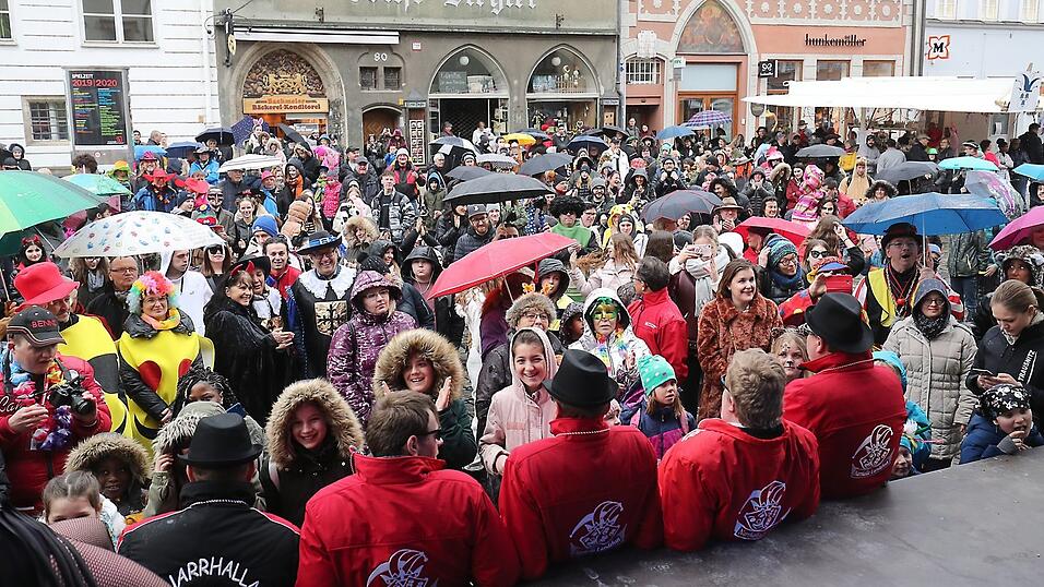 Aus Kostengr&uuml;nden soll es das n&auml;rrische Treiben am Faschingsdienstag in der Altstadt zumindest vorerst nicht mehr geben. Diese Entscheidung traf der Finanz- und Wirtschaftsausschuss einstimmig.