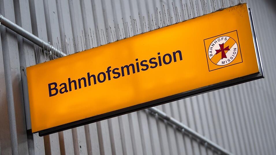 Die Hilfe der Bahnhofsmissionen in Bayern ist immer &ouml;fter gefragt. (Archivbild)