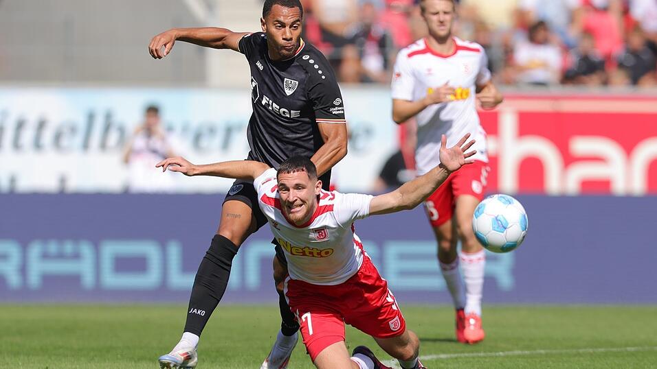 Die Regensburger wurden von Mitaufsteiger M&uuml;nster zuletzt f&ouml;rmlich &uuml;berrannt - und die schwere Verletzung von Oscar Sch&ouml;nfelder (vorne) kommt erschwerend hinzu.