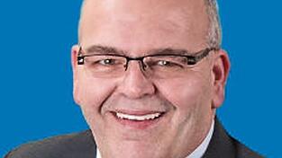 Klaus Meyer will notfalls selbst die DNA-Proben aus den Hundehaufen nehmen.