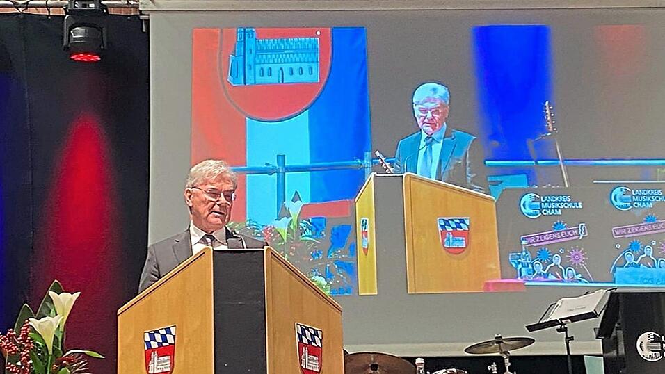 In Arnbruck geboren und in der Welt daheim: Joe Kaeser ging mit der aktuellen Politik hart ins Gericht.