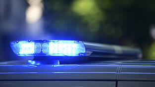 Ein 18-Jähriger lieferte sich eine längere Verfolgungsjagd mit der Polizei. Ein 18-Jähriger lieferte sich eine längere Verfolgungsjagd mit der Polizei.