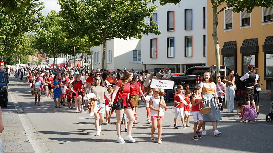 Am Freitag startete das Landauer Volksfest.