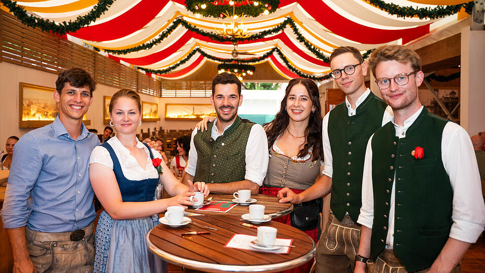 Die Partybilder vom Sonntag, 16. August, aus dem Festzelt Krönner. Die Partybilder vom Sonntag, 16. August, aus dem Festzelt Krönner.