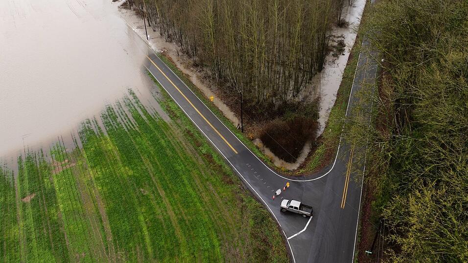 Beh&ouml;rden warnen vor potenziell lebensbedrohlichen &Uuml;berschwemmungen, auch in den kommenden Tagen.