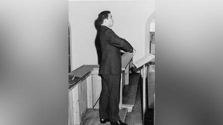 Der erste öffentliche Auftritt als Chorleiter, Sepp Haller im Jahr 1968 in der Oberrieder Expositurkirche, unter seiner Leitung sang der Hochsteinchor die Haydnmesse.