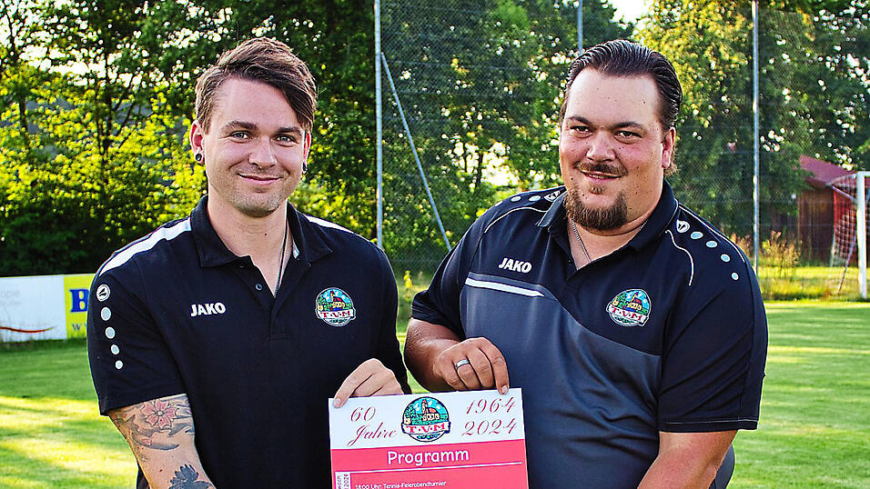 Die beiden Vorsitzenden Florian Geser und Markus Sigl pr&auml;sentieren das umfangreiche Programm anl&auml;sslich des 60-j&auml;hrigen Jubil&auml;ums, das der TV Meilenhofen vom 15. bis 17. August feiern wird.