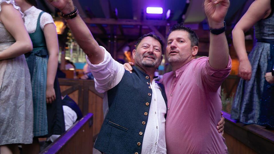 Die Partybilder vom Dienstag, 12. August, aus dem Festzelt Wenisch. Die Partybilder vom Dienstag, 12. August, aus dem Festzelt Wenisch.
