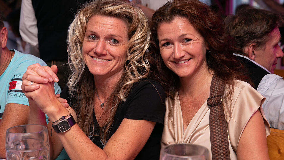 Die Partybilder vom Dienstag, 12. August, aus dem Festzelt Reisinger. Die Partybilder vom Dienstag, 12. August, aus dem Festzelt Reisinger.