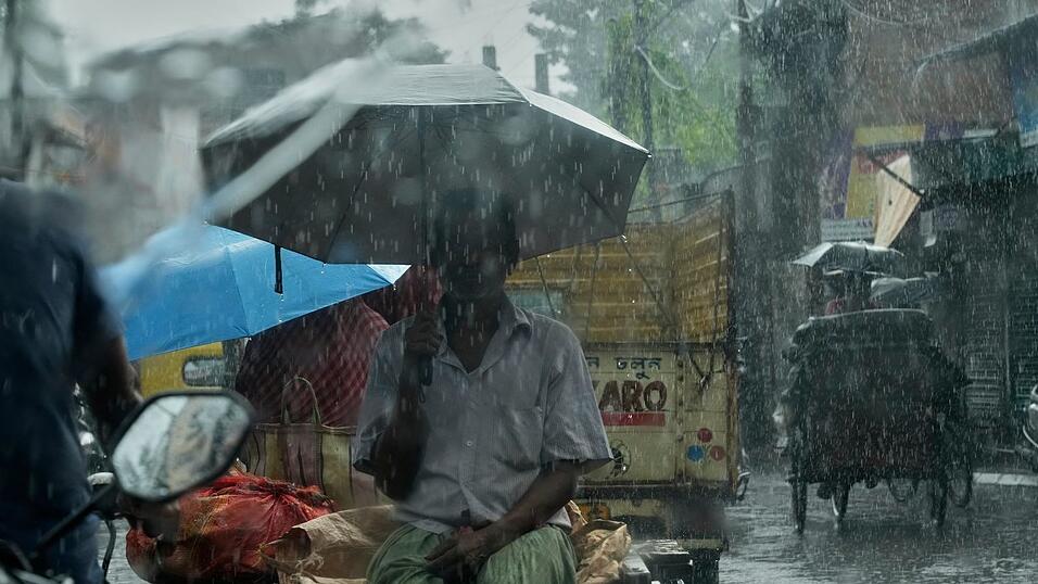 Im Norden Indiens und in Nepal hinterlässt ein Monsuntief Zerstörung und Leid. Im Norden Indiens und in Nepal hinterlässt ein Monsuntief Zerstörung und Leid.