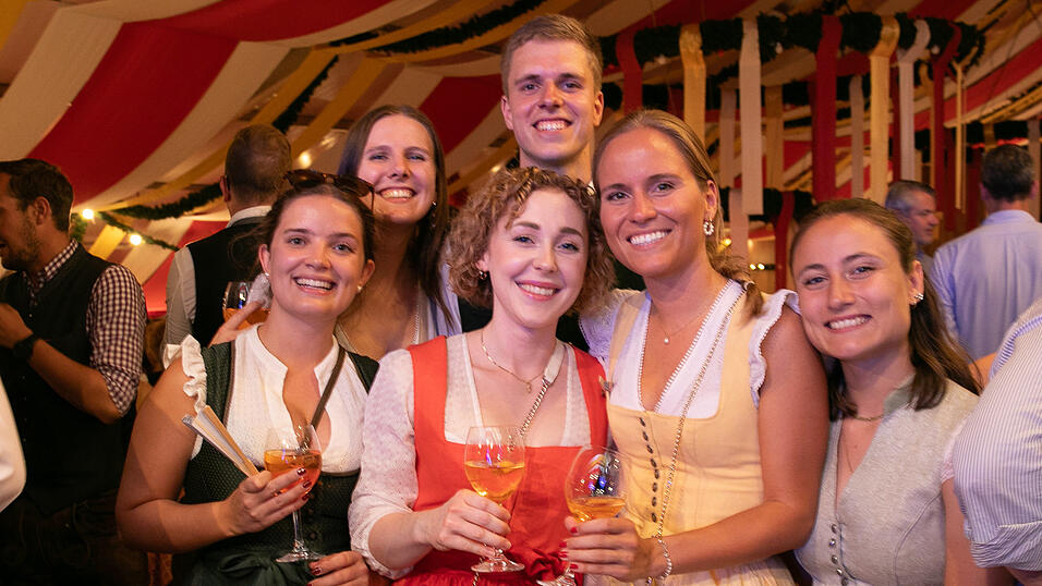 Die Partybilder vom Freitag, 15. August, aus dem Festzelt Krönner. Die Partybilder vom Freitag, 15. August, aus dem Festzelt Krönner.