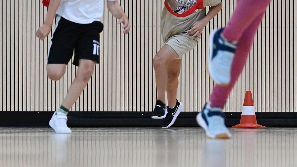 Bayerns Schüler sollen in Zukunft mehr Sportunterricht erhalten. (Symbolbild) Bayerns Schüler sollen in Zukunft mehr Sportunterricht erhalten. (Symbolbild)