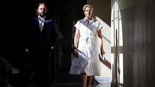 Christina Block und ihr Anwalt Ingo Bott auf dem Weg ins Gericht.