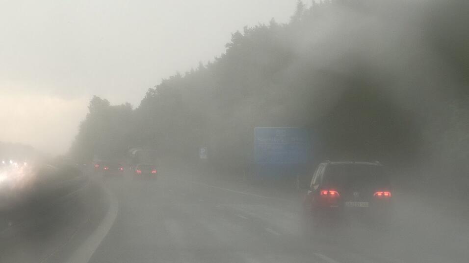In Teilen Deutschlands sind am Freitag Niederschläge von bis zu 30 Litern pro Quadratmeter möglich. (Symbolbild) In Teilen Deutschlands sind am Freitag Niederschläge von bis zu 30 Litern pro Quadratmeter möglich. (Symbolbild)
