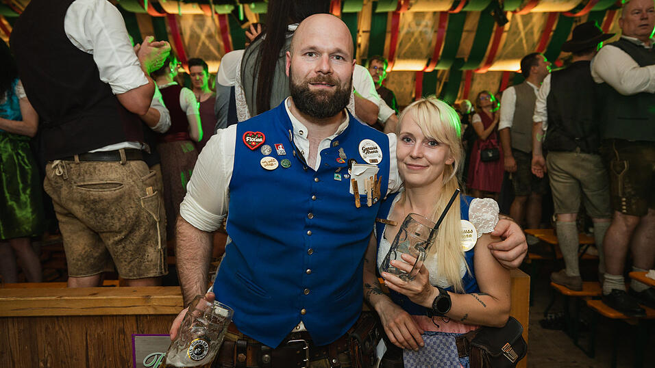 Die Partybilder vom Sonntag, 18. August, aus dem Festzelt Weckmann. Die Partybilder vom Sonntag, 18. August, aus dem Festzelt Weckmann.