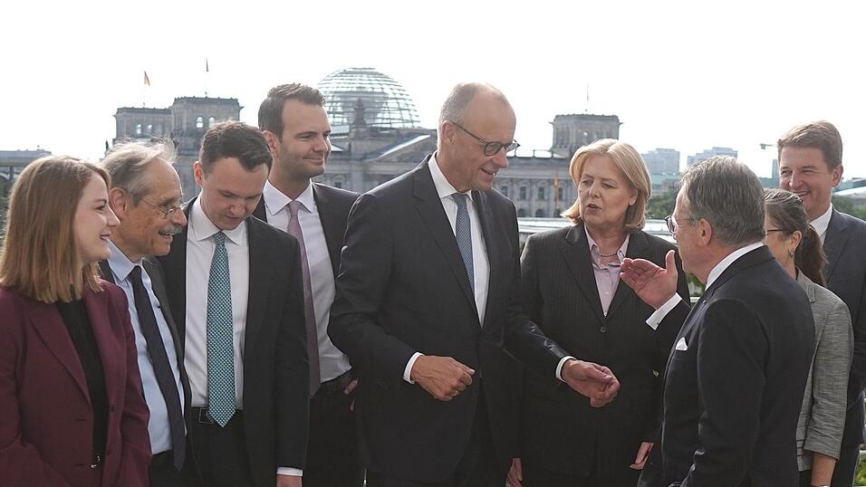 Die Rentenkommission hat ihre Vorschl&auml;ge pr&auml;sentiert. Das ist die neue Allzweckwaffe gegen Streit: Kanzler und Ministerin k&ouml;nnen ihren Leuten nun sagen, dass das schlie&szlig;lich echte Experten waren.