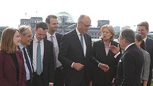 Die Rentenkommission hat ihre Vorschl&auml;ge pr&auml;sentiert. Das ist die neue Allzweckwaffe gegen Streit: Kanzler und Ministerin k&ouml;nnen ihren Leuten nun sagen, dass das schlie&szlig;lich echte Experten waren.
