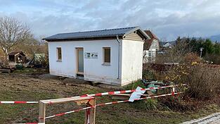 Erbaut von Chamer Berufsschülern als potenzieller Rückzugsort für Obdachlose. Aber warum befindet sich das Tinyhaus nun auf einem Privatgrundstück am Schinderbuckel?