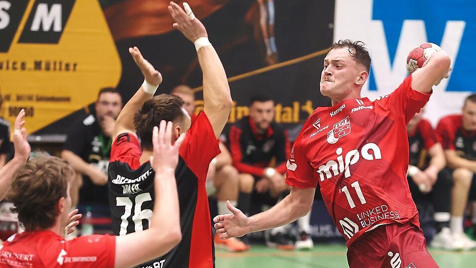 Mit voller Wucht: Daniel Scheibengraber (rechts) und die TG Mipa wollen in Waldbüttelbrunn nichts anbrennen lassen. Mit voller Wucht: Daniel Scheibengraber (rechts) und die TG Mipa wollen in Waldbüttelbrunn nichts anbrennen lassen.