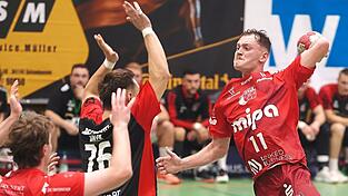 Mit voller Wucht: Daniel Scheibengraber (rechts) und die TG Mipa wollen in Waldbüttelbrunn nichts anbrennen lassen. Mit voller Wucht: Daniel Scheibengraber (rechts) und die TG Mipa wollen in Waldbüttelbrunn nichts anbrennen lassen.