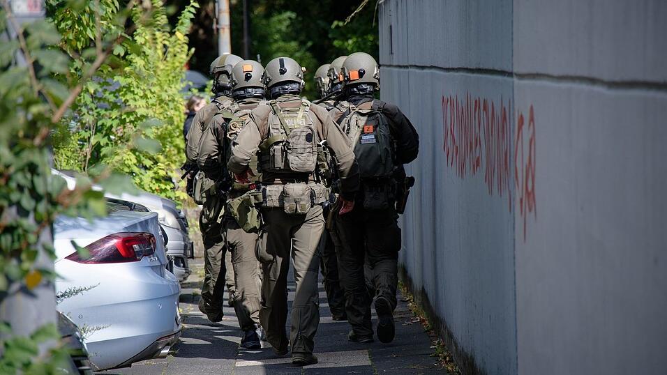 Nach dem Angriff an der Schule konnte der T&auml;ter zun&auml;chst fl&uuml;chten. (Archivbild)