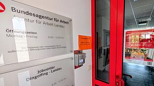 Schon jetzt ist die Landauer Filiale der Bundesagentur f&uuml;r Arbeit nur noch mit Termin ge&ouml;ffnet.