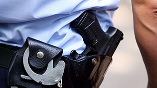 Wer Polizist werden will, muss dafür mehrere Eignungstests bestehen. Wer Polizist werden will, muss dafür mehrere Eignungstests bestehen.