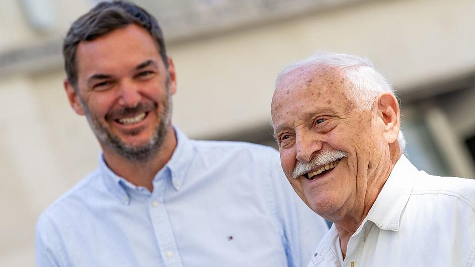 Sie haben gut lachen: Rentner Bruno Schmaus hat dem Münchner Kommissariat eine Festnahme beschert. Sie haben gut lachen: Rentner Bruno Schmaus hat dem Münchner Kommissariat eine Festnahme beschert.