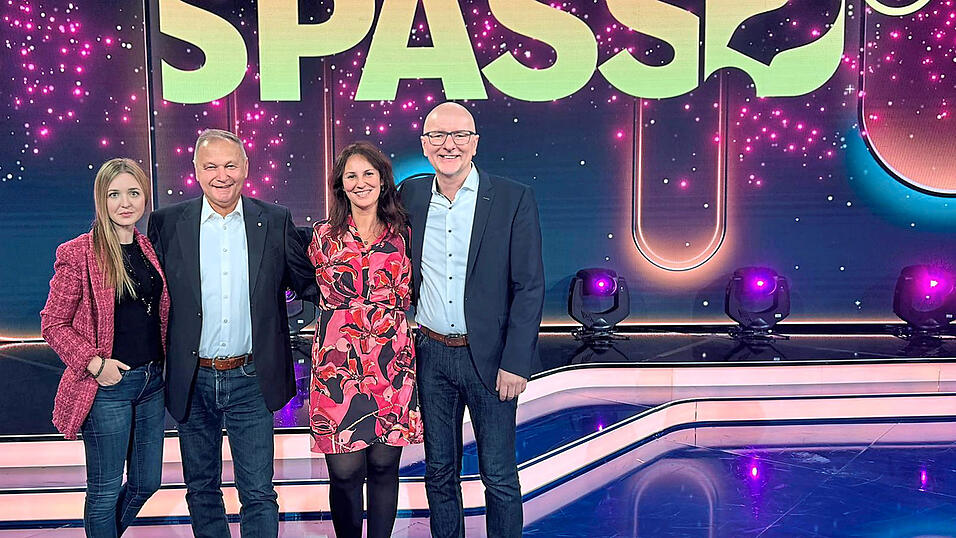 Melanie Trenkl, Fred Listl, Tamar Gürster und OB Alexander Putz auf der 'Verstehen Sie Spaß?'-Bühne. Melanie Trenkl, Fred Listl, Tamar Gürster und OB Alexander Putz auf der 'Verstehen Sie Spaß?'-Bühne.