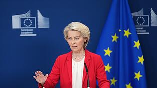 Die EU-Kommission von Ursula von der Leyen verlangt von den USA Erkl&auml;rungen und droht mit Gegenma&szlig;nahmen. (Archivbild)