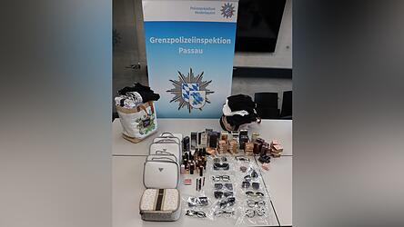 Die sichergestellten Gegenstände hatten laut Polizei einen Wert im hohen vierstelligen Eurobereich. Die sichergestellten Gegenstände hatten laut Polizei einen Wert im hohen vierstelligen Eurobereich.