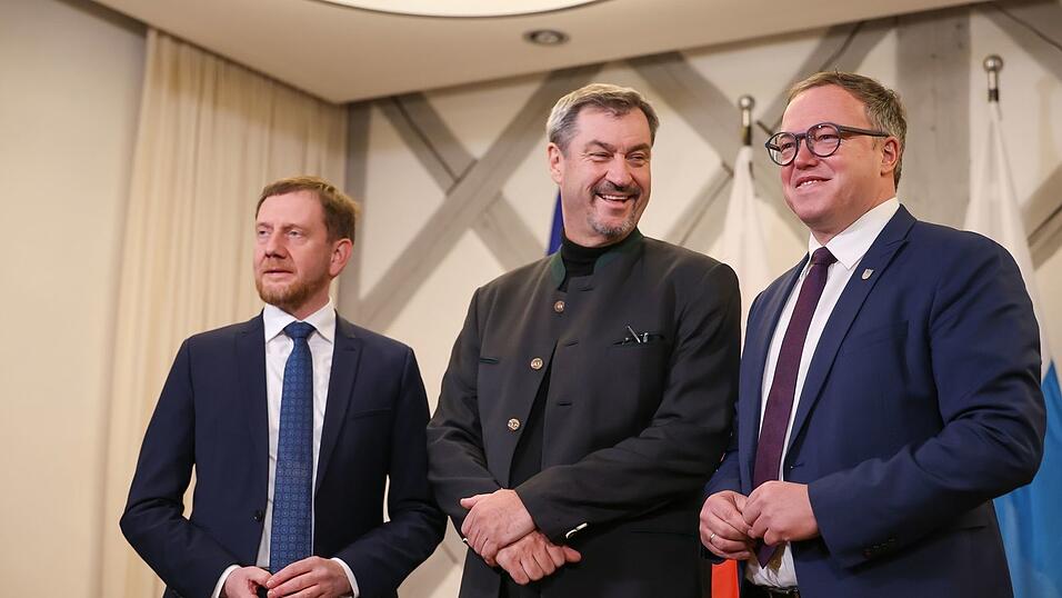 Ministerpräsident Söder sieht den Bund in der Verantwortung für die schnellere Abschiebung von ausreisepflichtigen Menschen. Ministerpräsident Söder sieht den Bund in der Verantwortung für die schnellere Abschiebung von ausreisepflichtigen Menschen.