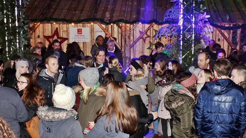 Bei einem schweren Unfall in der Gemeinde Frontenhausen sind zwei Menschen verletzt worden. Bei einem schweren Unfall in der Gemeinde Frontenhausen sind zwei Menschen verletzt worden.