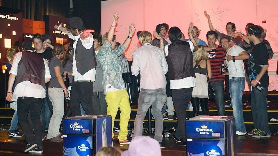 Rund 4000 Boarderfreunde feierten bei der Weltpremiere des neuesten Films von Isenseven, 'Let's go get lost' in M&uuml;nchen.