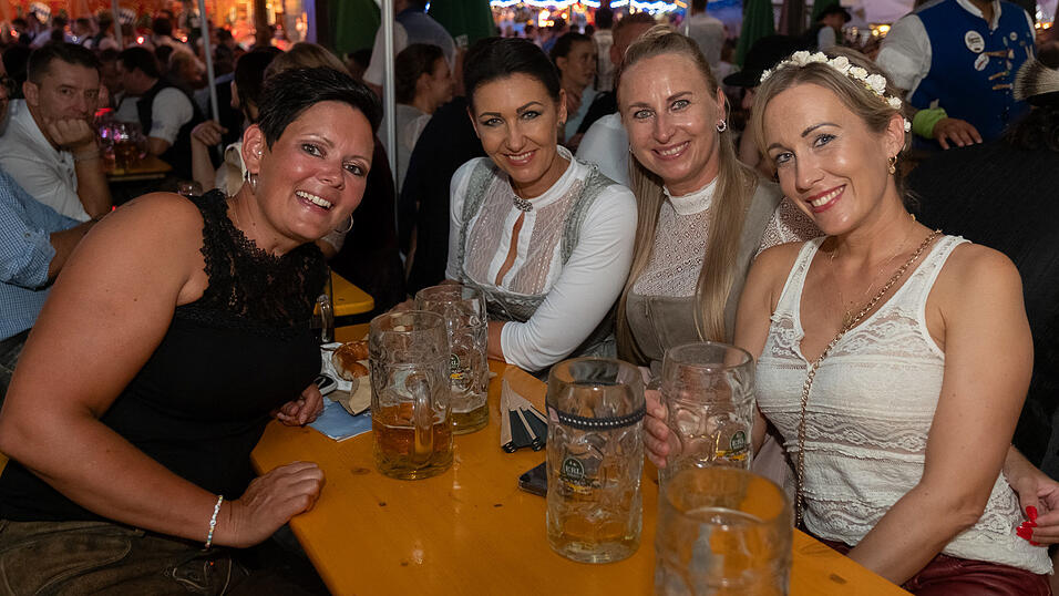 Die Partybilder vom Montag, 14. August 2023, aus dem Festzelt Wenisch. Die Partybilder vom Montag, 14. August 2023, aus dem Festzelt Wenisch.