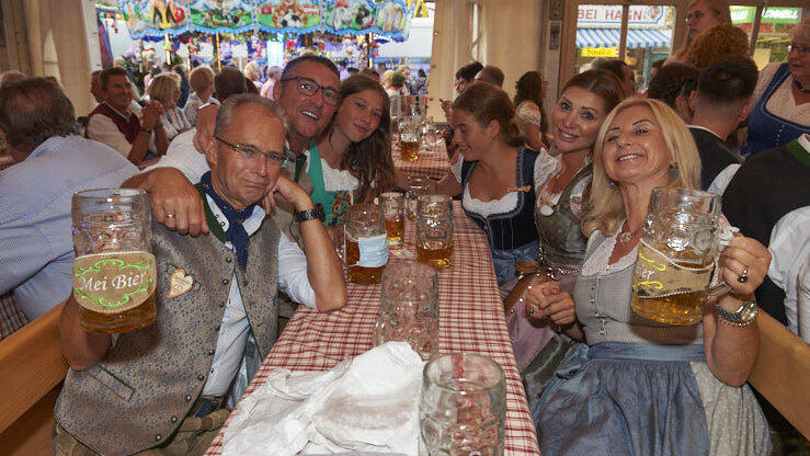 Die Partybilder vom Freitag, 12. August 2022, aus dem Festzelt Lechner.