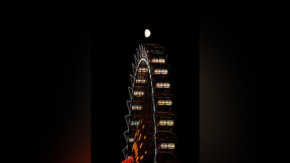 Impressionen vom Gäubodenvolksfest. Foto: Mathias Adam Impressionen vom Gäubodenvolksfest. Foto: Mathias Adam