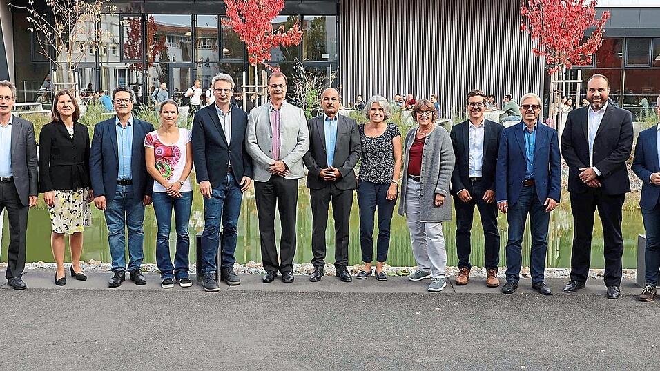 Die an den Promotionszentren der Hochschule Landshut beteiligten Professoren sind stolz darauf, der ersten Generation anzugeh&ouml;ren, die Promovenden einer Hochschule f&uuml;r angewandte Wissenschaften betreuen darf.