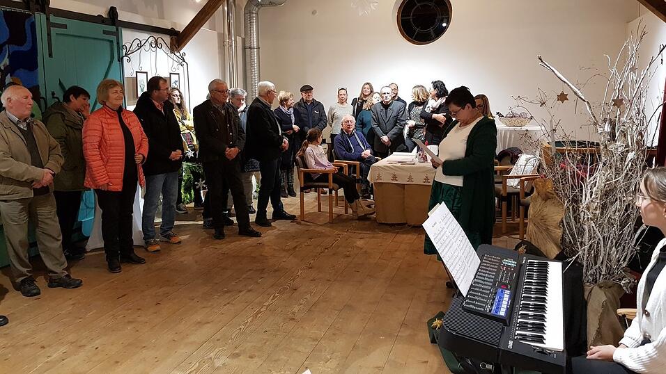 Viele Besucher, darunter Kommunalpolitiker der Verwaltungsgemeinschaft Velden, lauschten den Ausführungen der Vorsitzenden. Viele Besucher, darunter Kommunalpolitiker der Verwaltungsgemeinschaft Velden, lauschten den Ausführungen der Vorsitzenden.