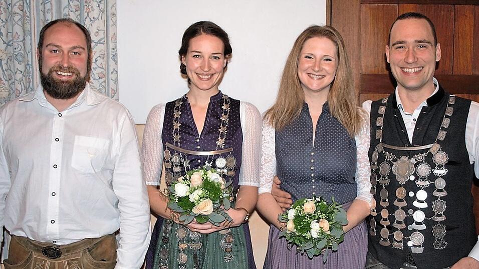 Luftpistolenkönigspaar Veronika und Jürgen Hirn und das Schützenkönigspaar Andreas und Kerstin Islinger. Luftpistolenkönigspaar Veronika und Jürgen Hirn und das Schützenkönigspaar Andreas und Kerstin Islinger.