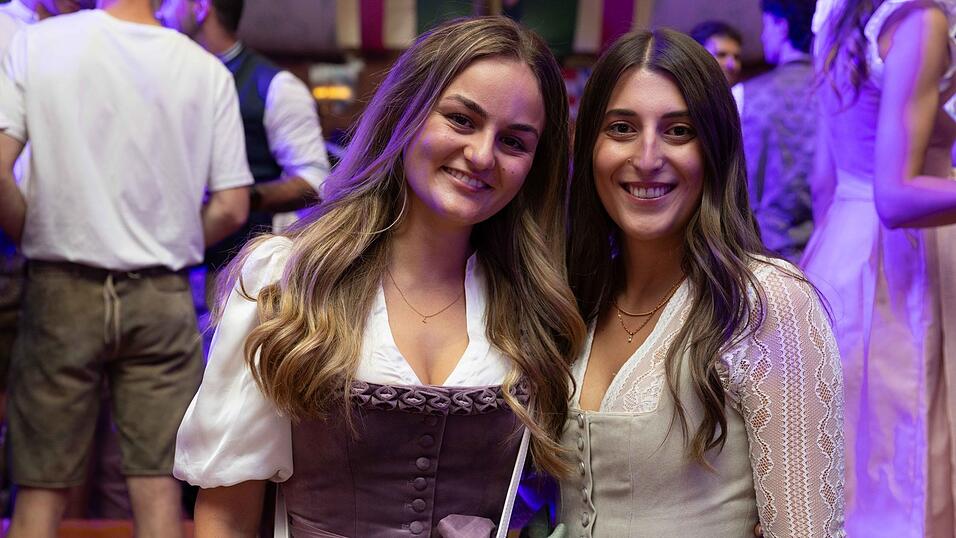 Die Partybilder vom Samstag, 8. August, aus dem Festzelt Weckmann. Die Partybilder vom Samstag, 8. August, aus dem Festzelt Weckmann.
