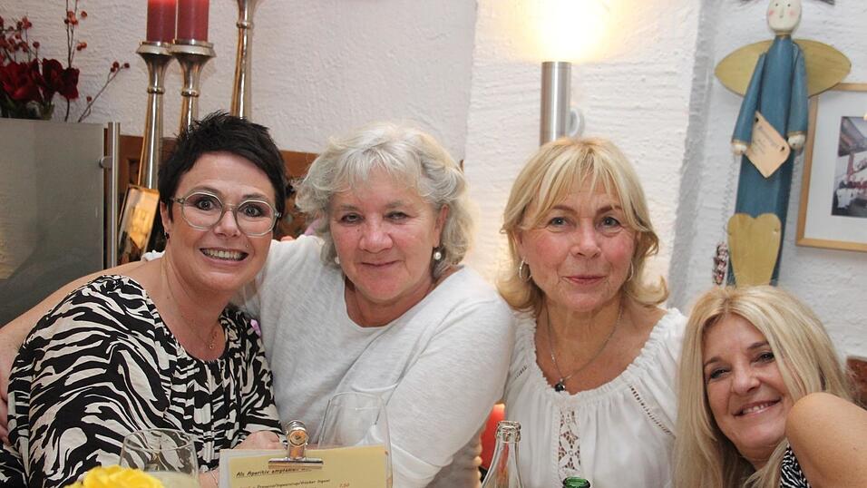 In der Landshuter Weinstube Isarklause fand am Samstag eine Schlagerparty statt. In der Landshuter Weinstube Isarklause fand am Samstag eine Schlagerparty statt.