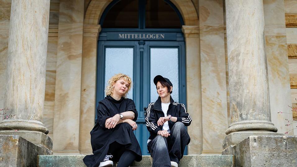 Alexandra Szemerédy (r) und Magdolna Parditka sind die ersten Regisseurinnen in Bayreuth, die nicht Wagner heißen. (Archivbild) Alexandra Szemerédy (r) und Magdolna Parditka sind die ersten Regisseurinnen in Bayreuth, die nicht Wagner heißen. (Archivbild)