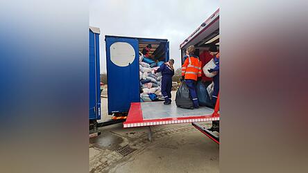 Der Kreisfeuerwehrverband Cham muss die Altkleidersammlung, die eigentlich für den 15. November geplant war, absagen. Schuld ist die schlechte Marktsituation für Altkleider. Der Kreisfeuerwehrverband Cham muss die Altkleidersammlung, die eigentlich für den 15. November geplant war, absagen. Schuld ist die schlechte Marktsituation für Altkleider.
